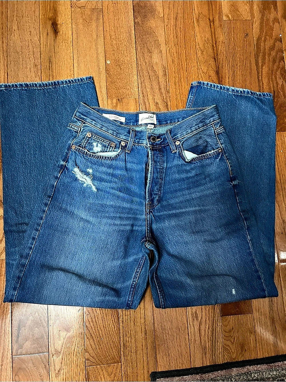 Universal Thread 90s Baggy Distressed Straight Leg Jeans in Blue Size 6